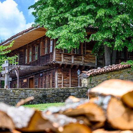 Guest Houses "Zlatna Oresha - Complex" Zheravna Exterior foto