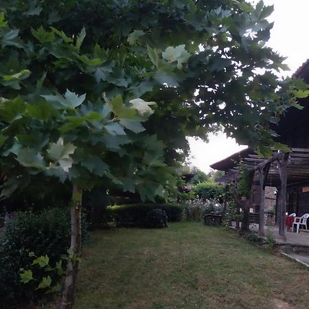 Guest Houses "Zlatna Oresha - Complex" Zheravna Exterior foto
