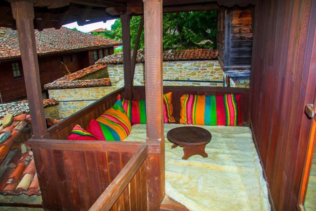 Guest Houses "Zlatna Oresha - Complex" Zheravna Quarto foto
